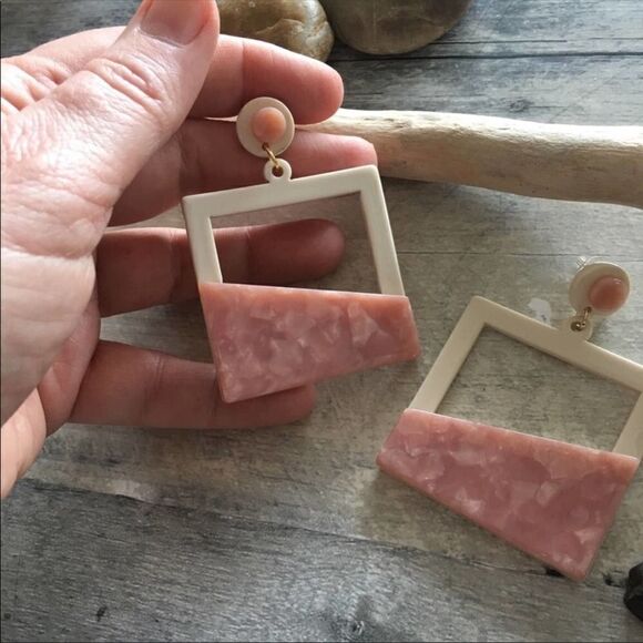 Art Deco Acrylic Pink Square Earrings Retro - Picture 3 of 6